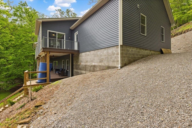659 Natchez Ln, Sugar Grove, OH 43155 - rear view of property with a wooden deck
