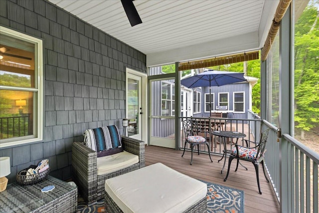 659 Natchez Ln, Sugar Grove, OH 43155 - wooden deck featuring a ceiling fan