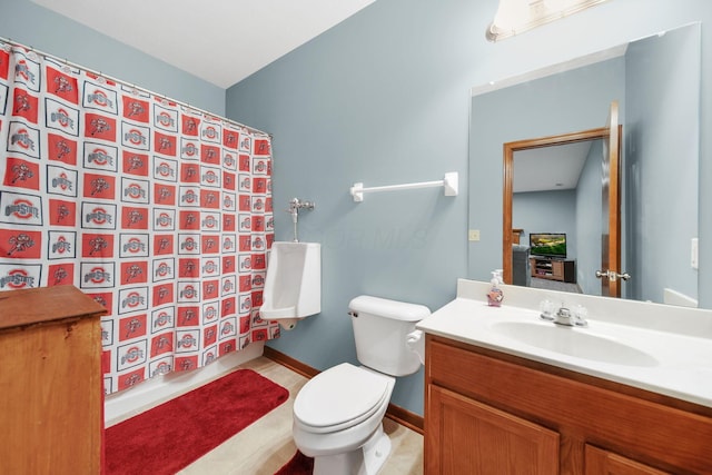 12094 Beech Tree Ct S, Thornville, OH 43076 - bathroom with toilet, vanity, and a shower with shower curtain