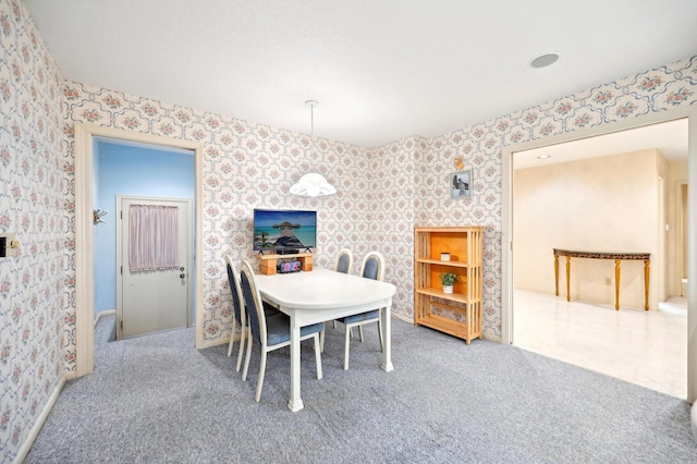 685 Dogwood Ln, Newark, OH 43055 - carpeted dining area with wallpapered walls