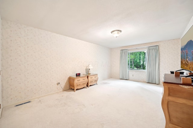 685 Dogwood Ln, Newark, OH 43055 - interior space with wallpapered walls