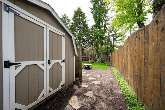 1211 Darcann Dr, Columbus, OH 43220 - view of shed with fence