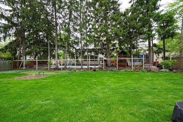 1211 Darcann Dr, Columbus, OH 43220 - view of yard