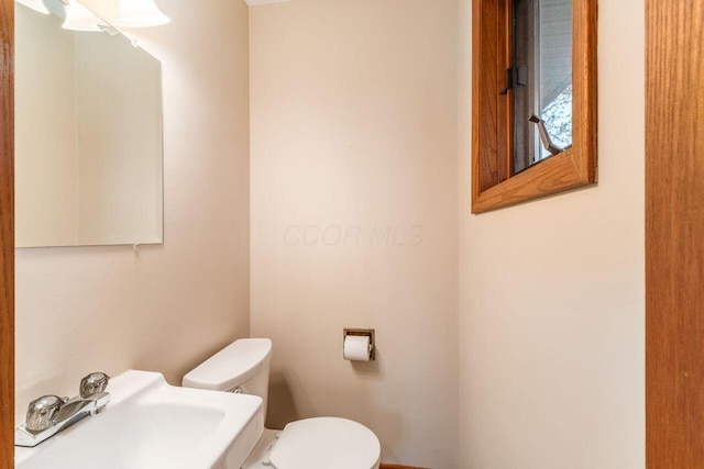 2040 Riggs Rd, Newark, OH 43055 - bathroom with a sink and toilet