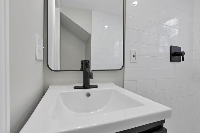 193 Seymour Ave, Buckeye Lake, OH 43008 - bathroom featuring vanity