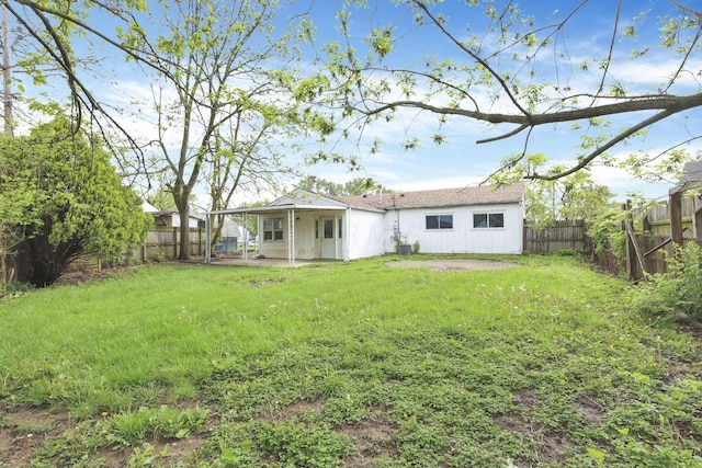 315 Redmond Rd, Columbus, OH 43228 - view of yard with a patio