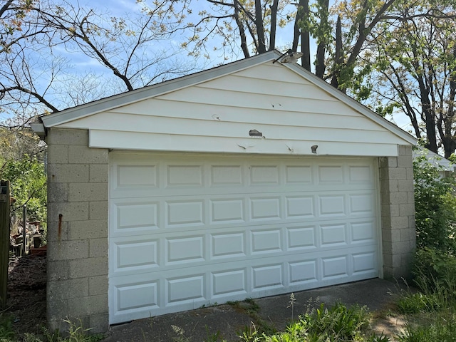 view of detached garage