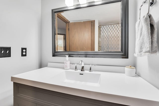 7170 Daugherty Dr, Reynoldsburg, OH 43068 - bathroom featuring vanity