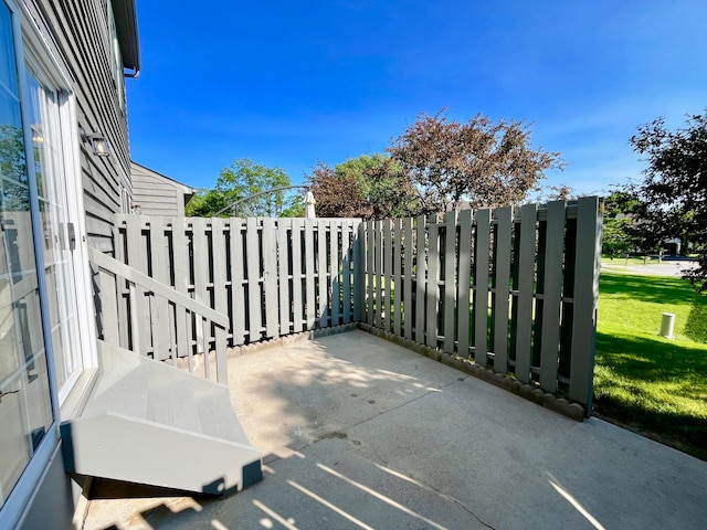 755 Parkbluff Way, Lewis Center, OH 43035 - view of patio / terrace