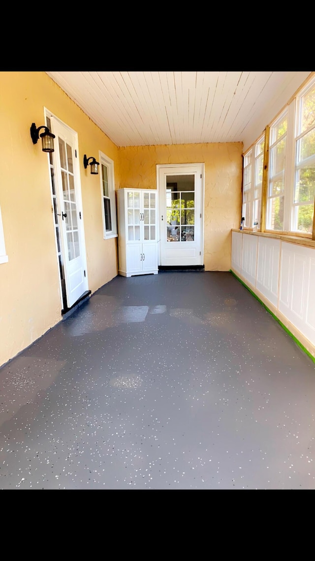 1065 Sunbury Rd, Columbus, OH 43219 - unfurnished sunroom with french doors