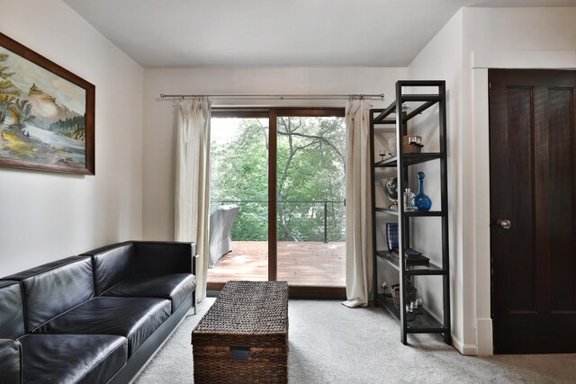 2663 Glen Echo Dr, Columbus, OH 43202 - carpeted living room featuring baseboards