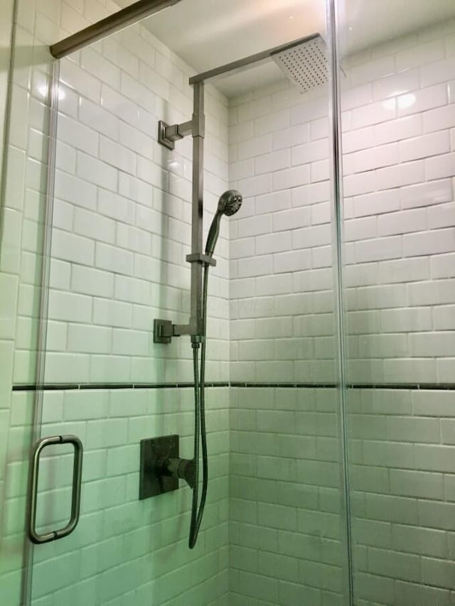 2663 Glen Echo Dr, Columbus, OH 43202 - full bath with a shower stall