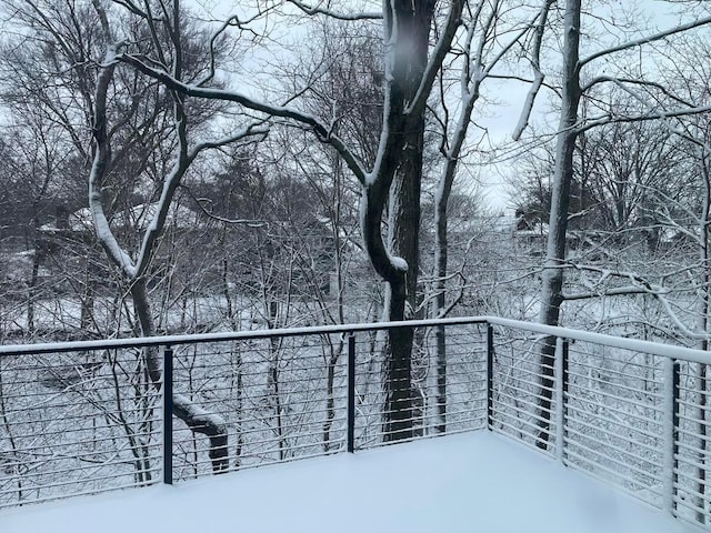 2663 Glen Echo Dr, Columbus, OH 43202 - view of snow covered deck