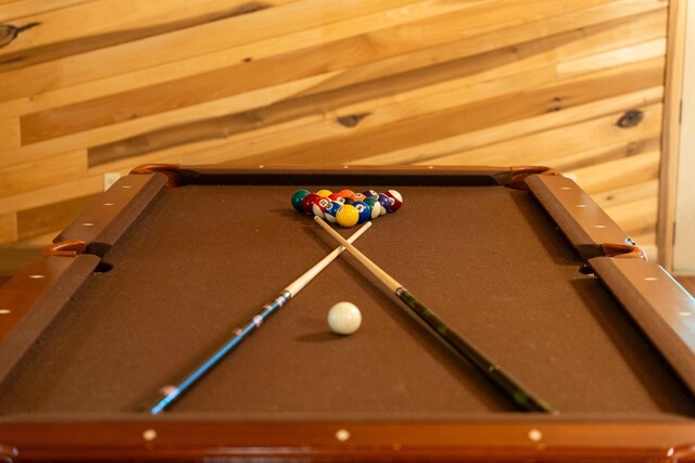 18156 Thompson Ridge Rd, Laurelville, OH 43135 - rec room featuring billiards