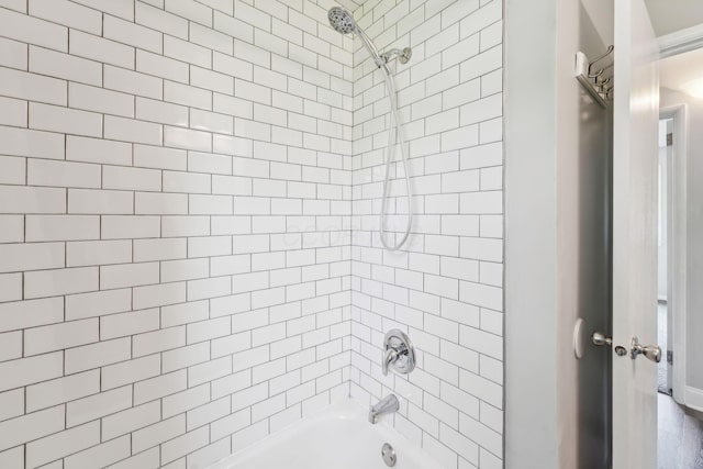 407 Yarmouth Ln, Columbus, OH 43228 - full bath with bathtub / shower combination