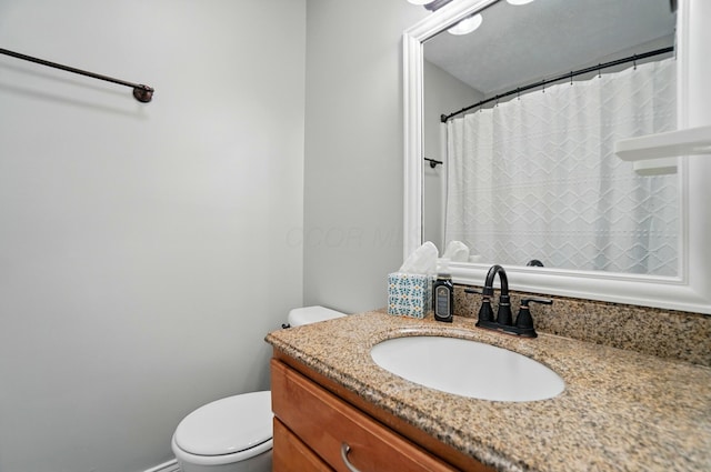 135 N Creekview Ct, Baltimore, OH 43105 - full bathroom with toilet, vanity, and a shower with shower curtain