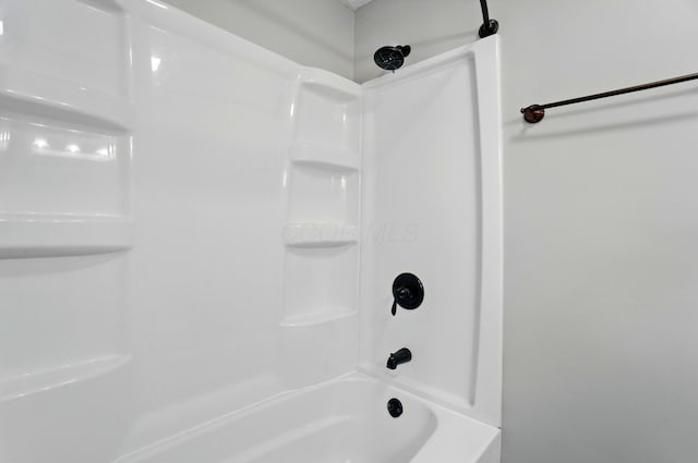 135 N Creekview Ct, Baltimore, OH 43105 - bathroom featuring a shower