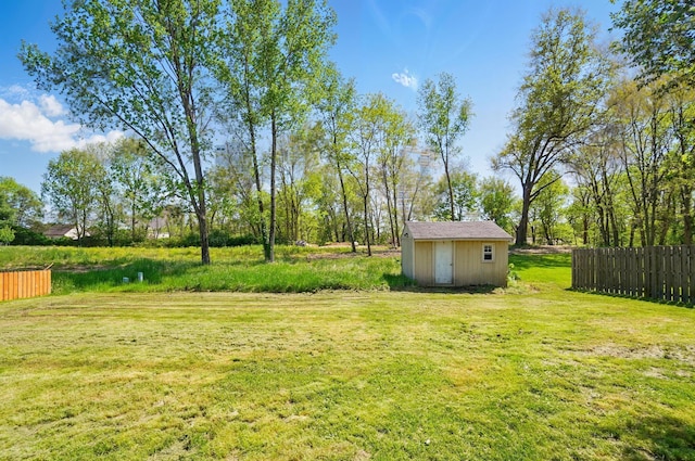 135 N Creekview Ct, Baltimore, OH 43105 - view of yard with a storage unit and an outbuilding