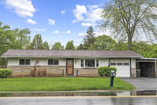 ranch-style house with stone siding, a garage, stucco siding, and a front yard