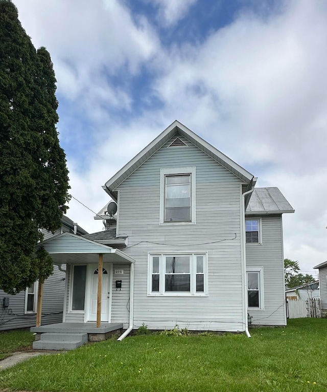 375 N Main St, Marion, OH 43302 - traditional home featuring a front lawn