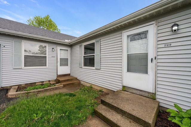 2512 Gantz Rd, Grove City, OH 43123 - property entrance with a shingled roof