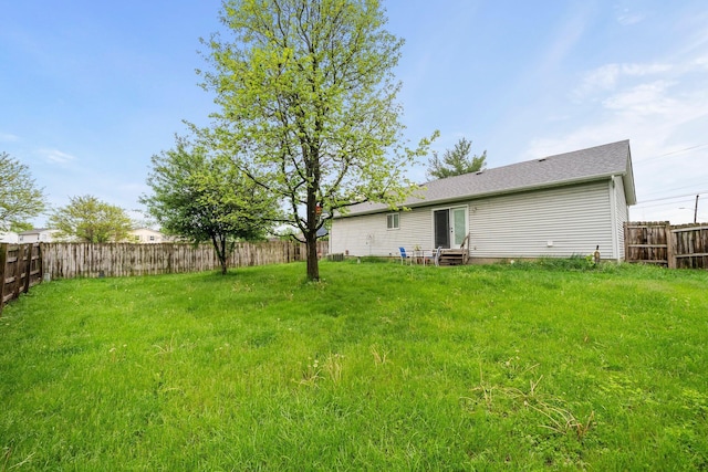 2512 Gantz Rd, Grove City, OH 43123 - view of yard featuring entry steps