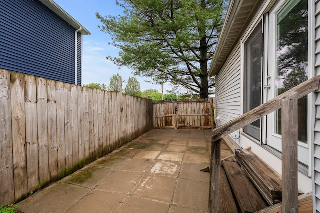 2512 Gantz Rd, Grove City, OH 43123 - view of patio featuring fence