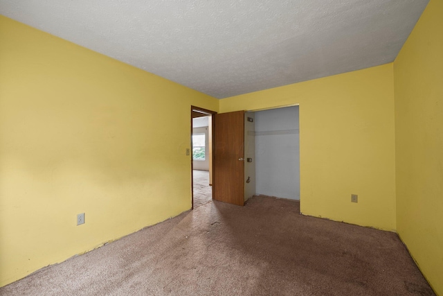 2512 Gantz Rd, Grove City, OH 43123 - empty room featuring carpet and a textured ceiling