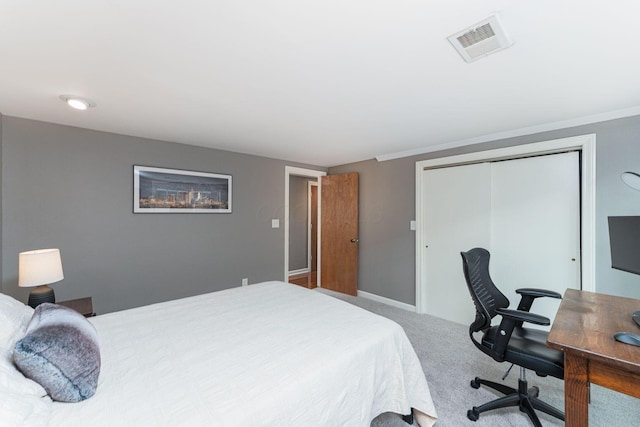 1324 Haines Ave, Columbus, OH 43212 - bedroom with carpet flooring, a closet, and an office area