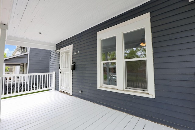 1617 Arlington Ave, Columbus, OH 43211 - wooden terrace featuring a porch