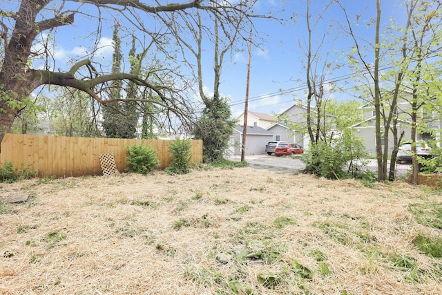 1617 Arlington Ave, Columbus, OH 43211 - view of yard with fence