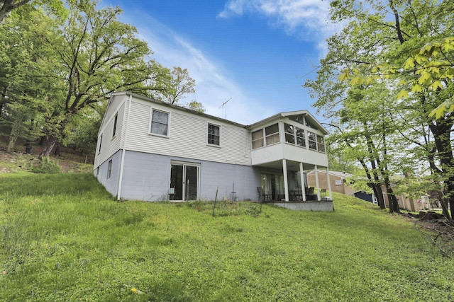 1525 Krebs Dr, Newark, OH 43055 - back of property with a yard