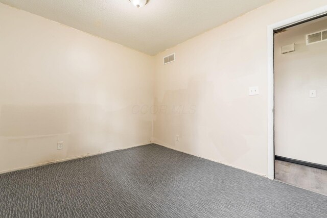2594 Hubbell Rd, Columbus, OH 43232 - empty room with carpet