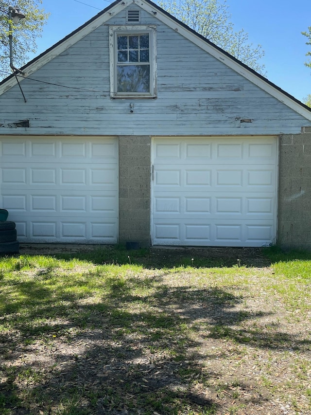 1985 Sedan Ave, Obetz, OH 43207 - view of garage