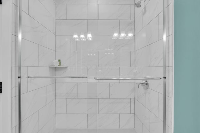 1242 N Grant Ave, Columbus, OH 43201 - full bathroom with a shower stall