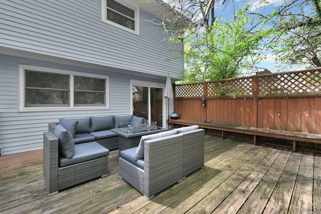 6528 Shenandoah Dr, Reynoldsburg, OH 43068 - wooden deck featuring an outdoor living space