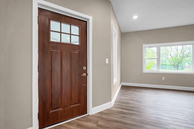 443 E Farming St, Marion, OH 43302 - foyer entrance with baseboards, wood finished floors, and recessed lighting