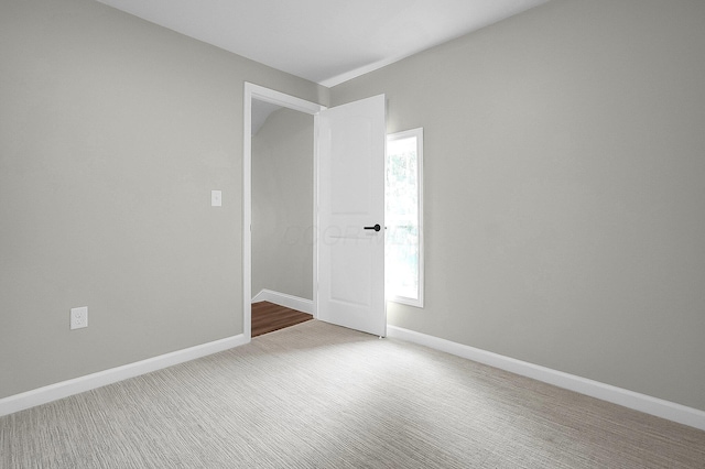 443 E Farming St, Marion, OH 43302 - unfurnished room featuring baseboards and carpet flooring