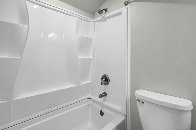 443 E Farming St, Marion, OH 43302 - full bathroom featuring toilet and tub / shower combination