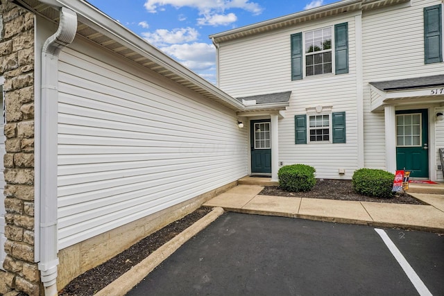 5176 Lodi Dr Unit 26B, Canal Winchester, OH 43110 - property entrance with uncovered parking