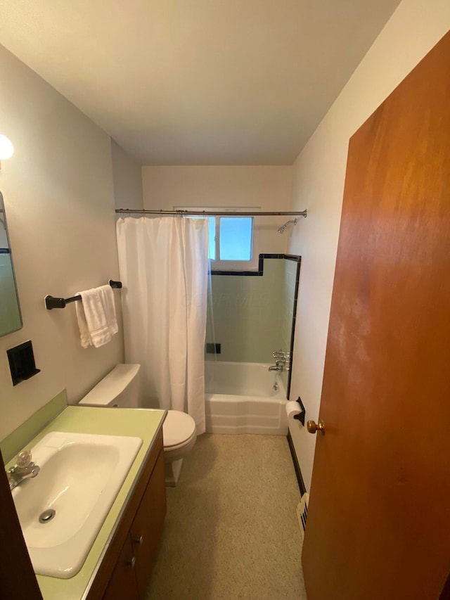 1616 Sale Rd, Columbus, OH 43224 - full bath with toilet, shower / bath combo with shower curtain, and vanity