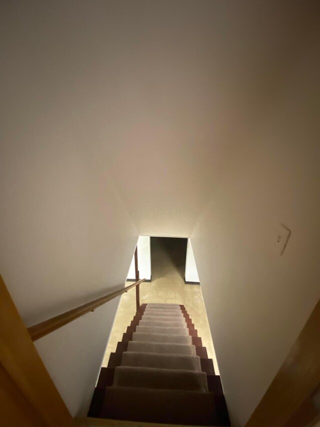 1616 Sale Rd, Columbus, OH 43224 - view of staircase