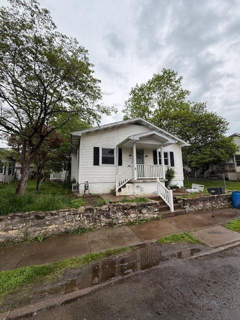 view of front of home with covered porch