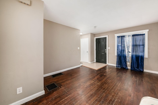 922-924 Geers Ave, Columbus, OH 43206 - spare room with wood-type flooring and baseboards