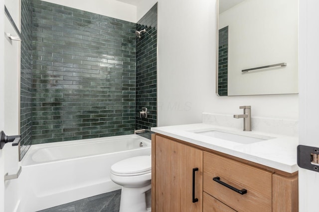 1177 Franklin Ave, Columbus, OH 43205 - bathroom with vanity, toilet, and bathing tub / shower combination