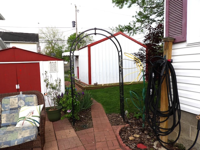 1202 W Mulberry St, Lancaster, OH 43130 - view of patio
