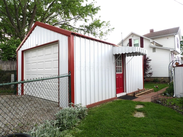1202 W Mulberry St, Lancaster, OH 43130 - view of detached garage