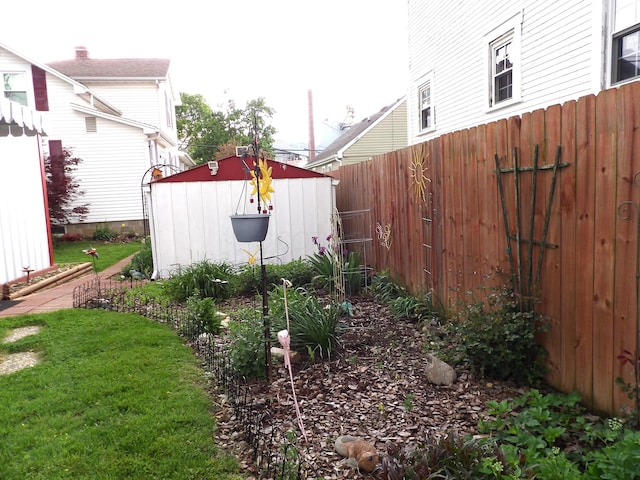 1202 W Mulberry St, Lancaster, OH 43130 - view of yard