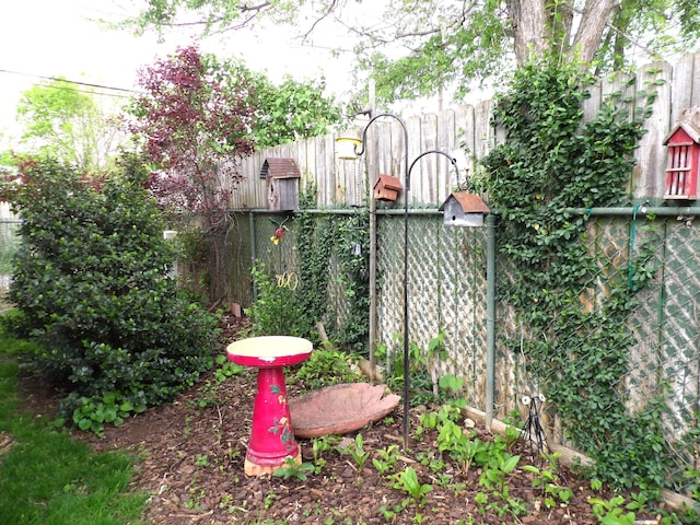 1202 W Mulberry St, Lancaster, OH 43130 - view of yard