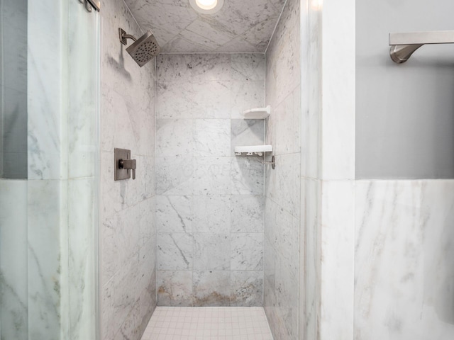 10 Park Dr, Columbus, OH 43209 - full bath with a stall shower